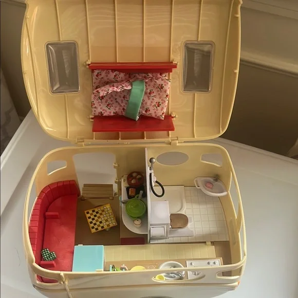 Calico Critters Family Camper 🏕 - Picture 4 of 9